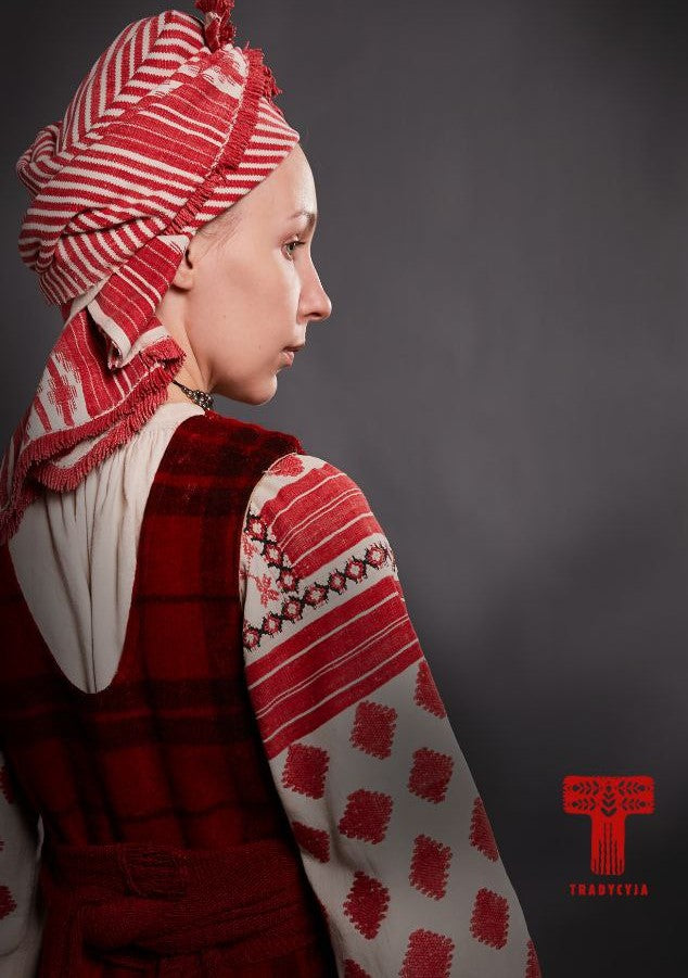 Традыцыйны строй. Народнае адзенне Беларусі канца ХІХ — сярэдзіны ХХ стагоддзя. Альбом. Частка I