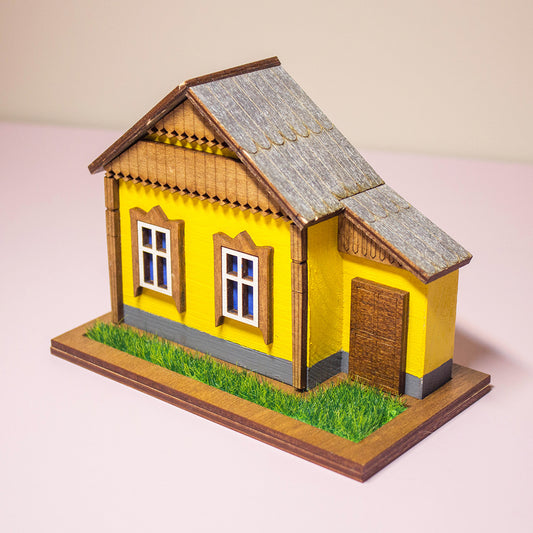 Беларуская драўляная хатка — дэкаратыўны выраб з дрэва