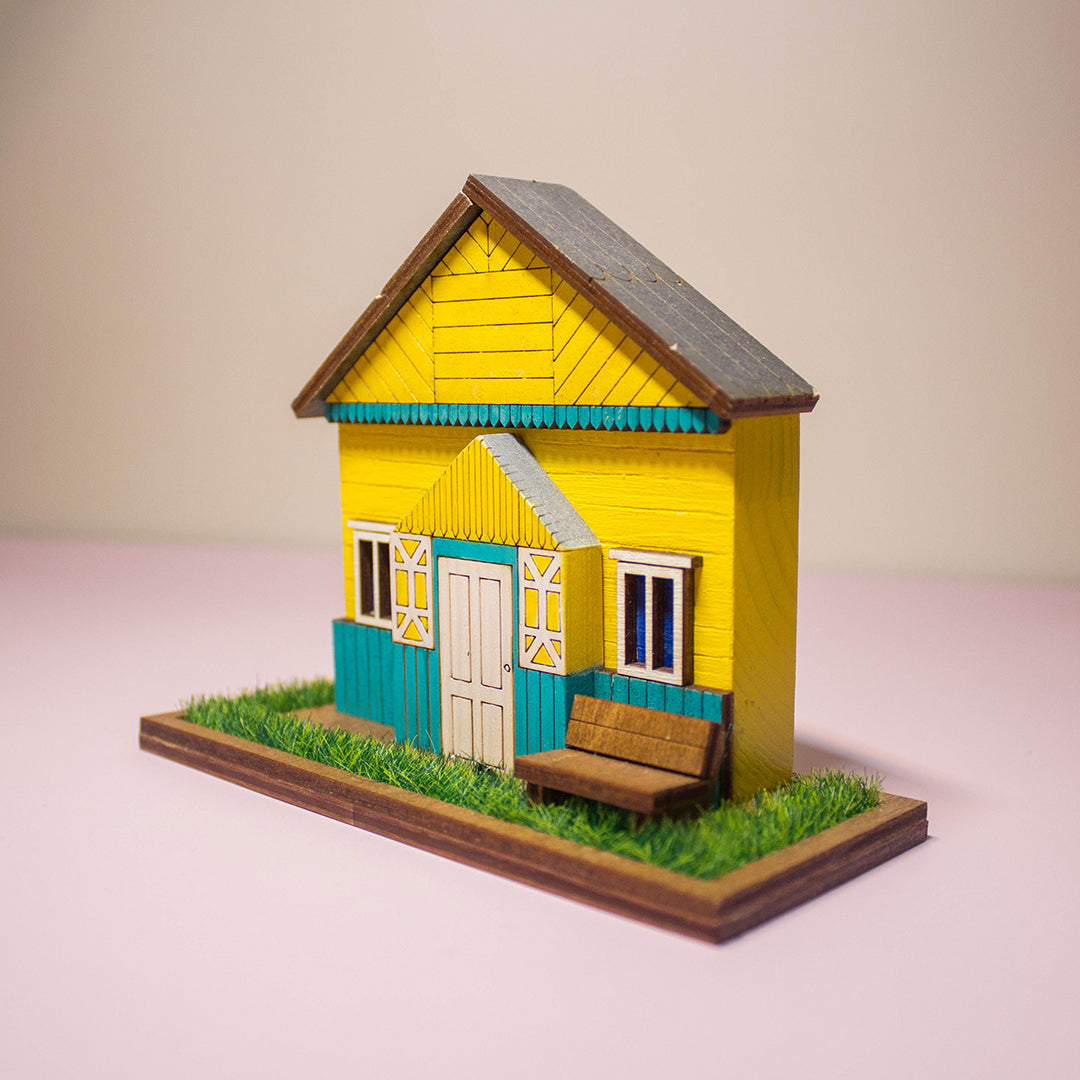 Дэталі драўлянай беларускай хаткі — фактура дрэва і форма