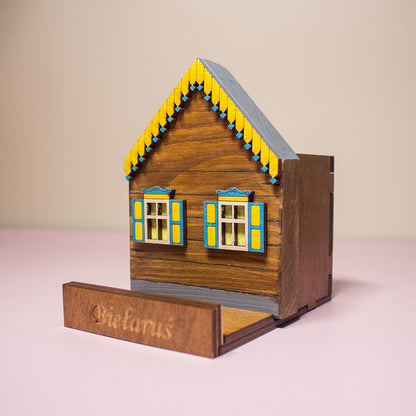 Арганайзер для алоўкаў «Беларуская хатка» на працоўным стале